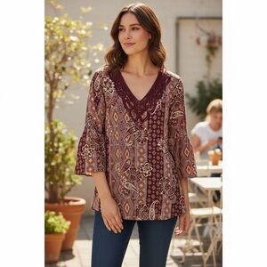 Women’s 18/20W Burgundy Crochet Lace Flare Sleeve PLUS Diamond Paisley Blouse